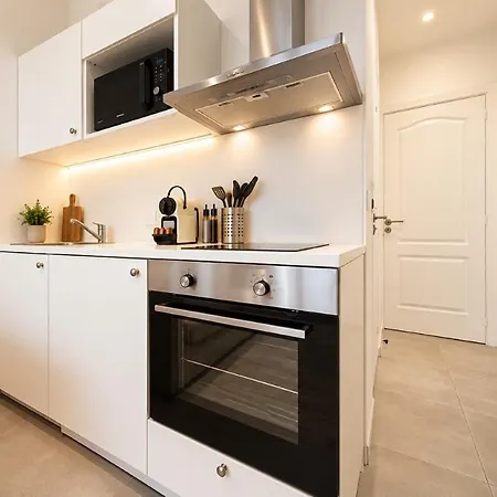 Apartment In - East