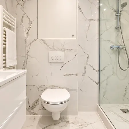 Apartment In - East